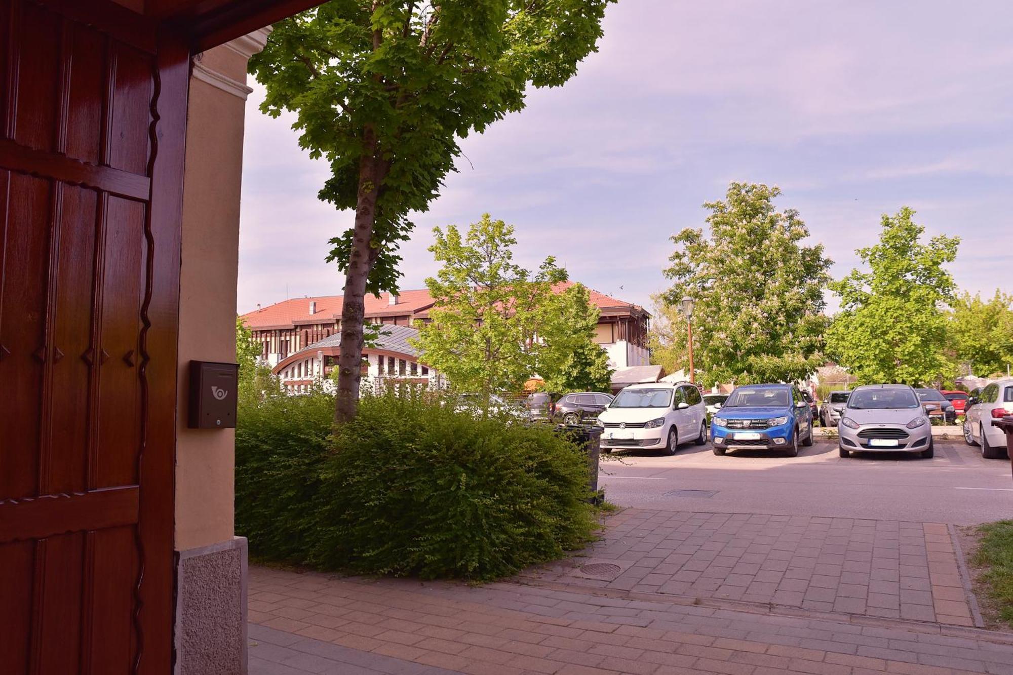 Makotel Apartmanház Exterior foto