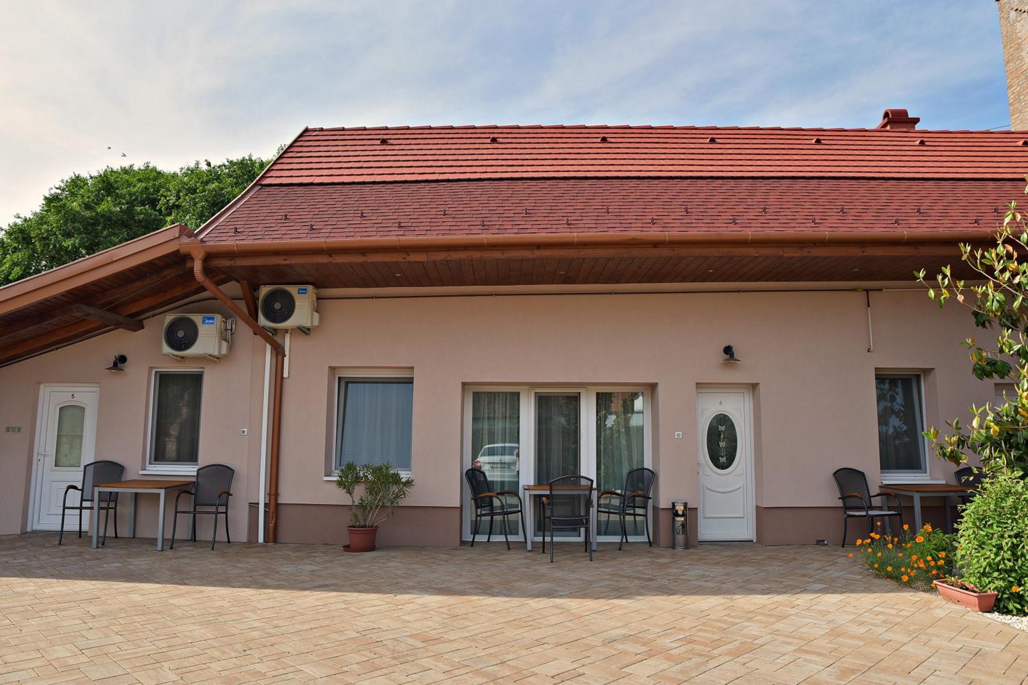 Makotel Apartmanház Exterior foto
