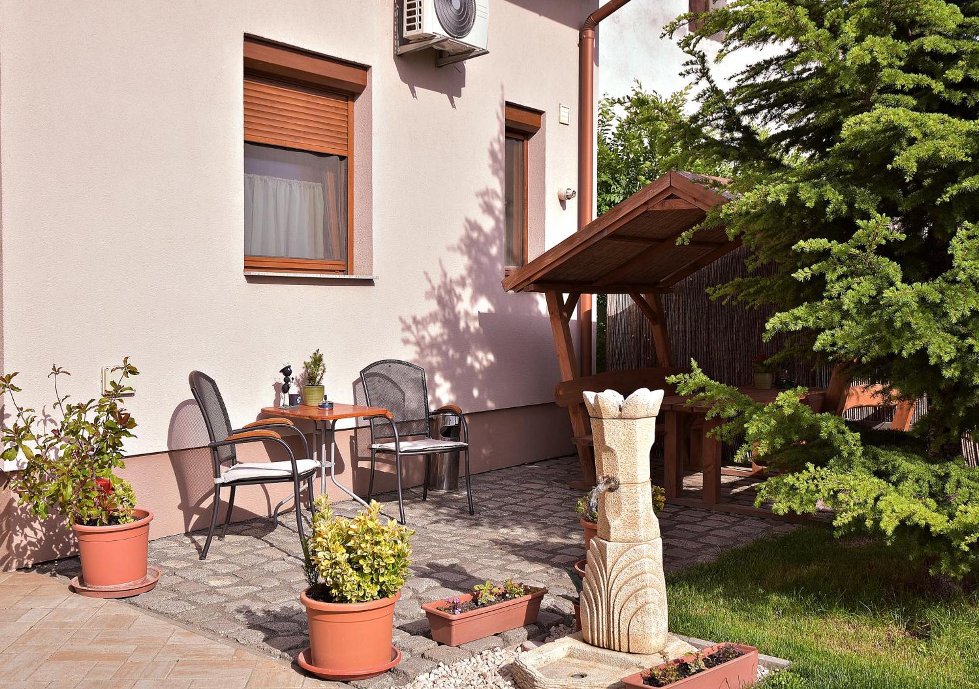 Makotel Apartmanház Exterior foto