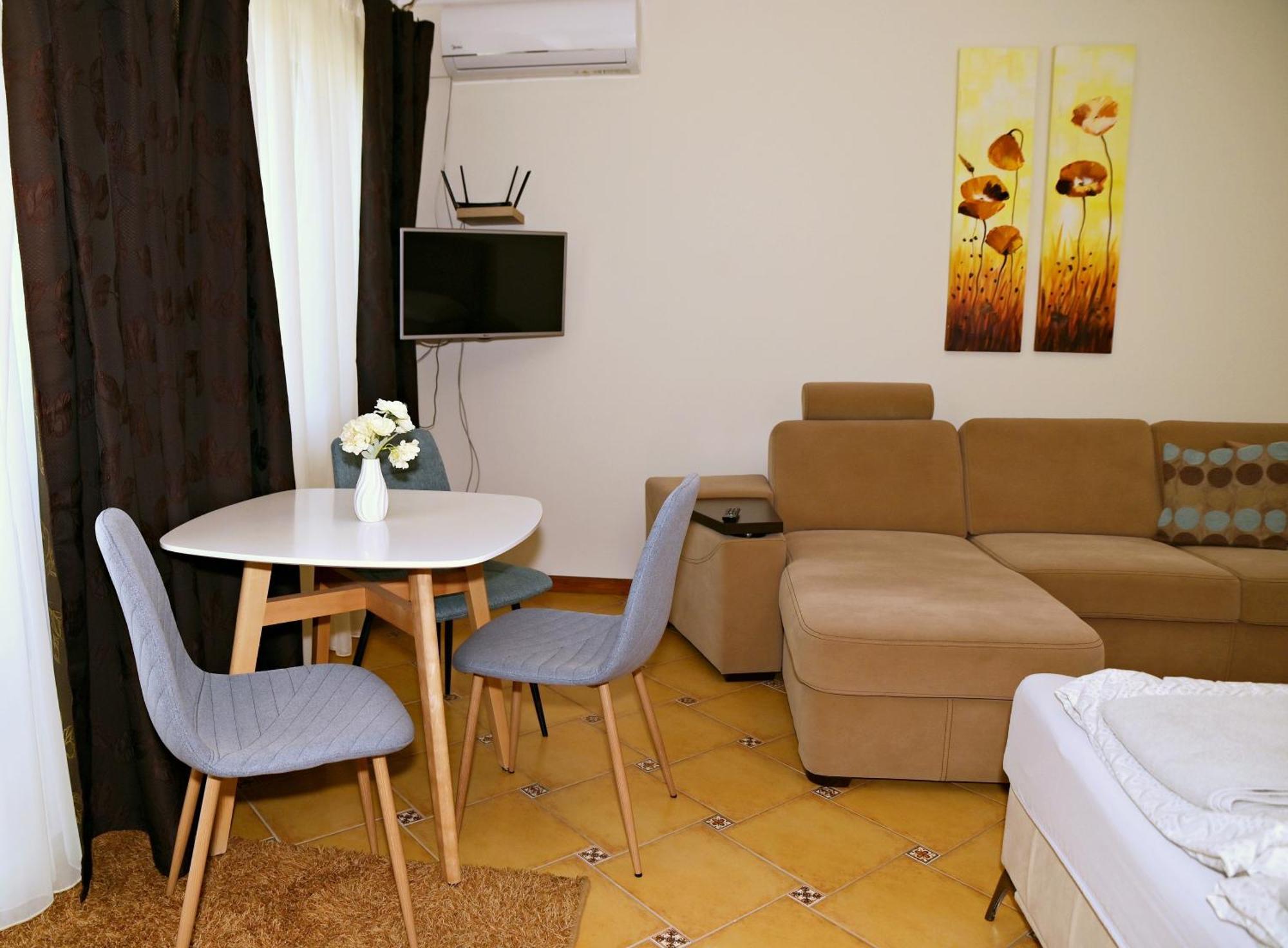 Makotel Apartmanház Exterior foto
