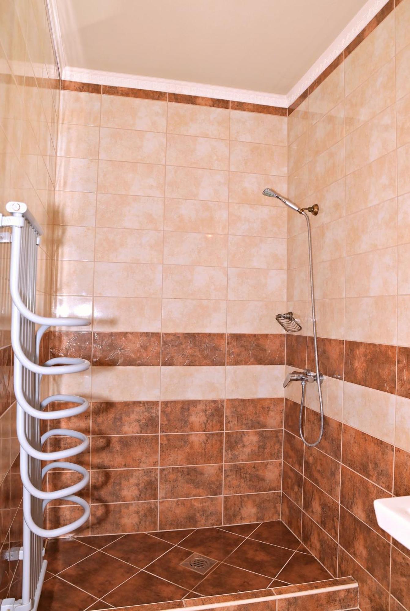 Makotel Apartmanház Exterior foto