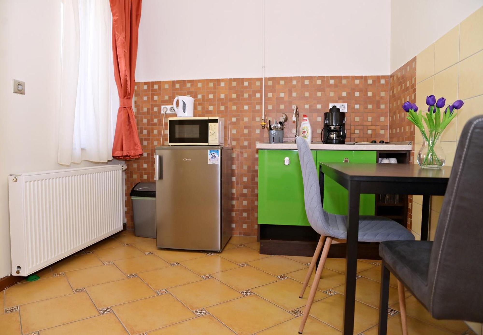 Makotel Apartmanház Exterior foto