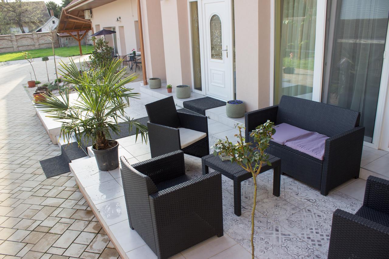 Makotel Apartmanház Exterior foto